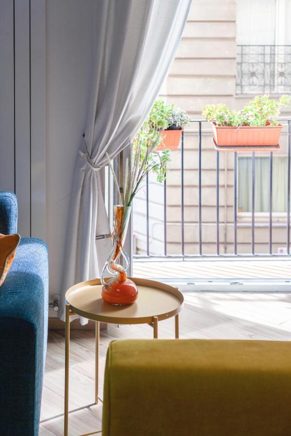 Appartamento Moderno Nel Centro Storico Naples Exterior photo